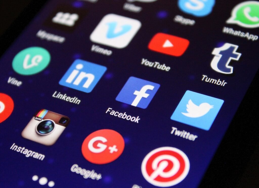 AI Tools for Generating Content for Social Media Ads