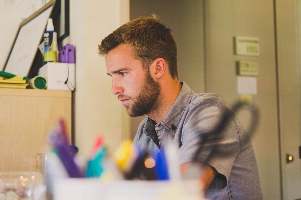 How Do Freelancers Handle Client Expectations And Ensure Transparency In AI Prompt Projects?